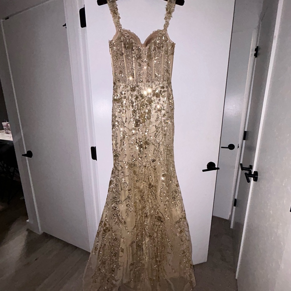 Sherri Hill Gold Sequin Prom Dress - Picture 2 of 6